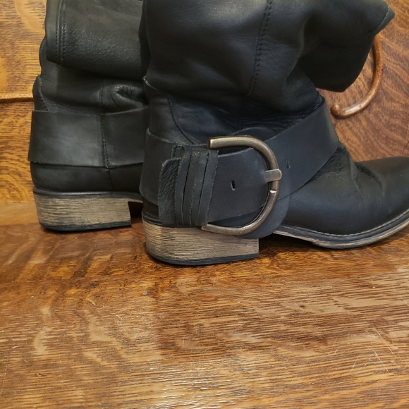 Steve Madden black leather boots - Picture 9 of 13